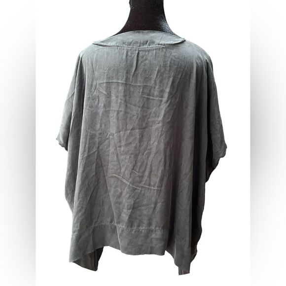 Diane Von Furstenberg Silk Cape Top Oversized Size Small Lightweight Shirt - Picture 6 of 6